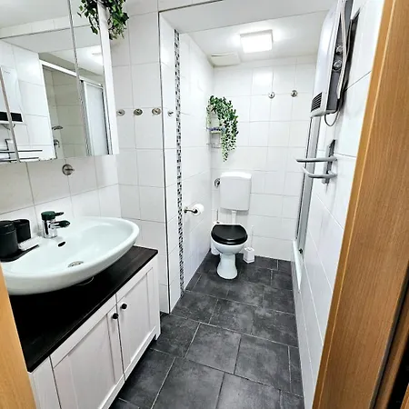 Modern Trifft Antik *