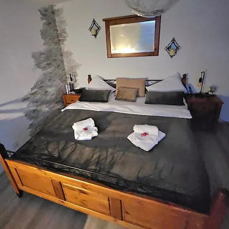 Modern Trifft Antik Daire Tann (Rhon)